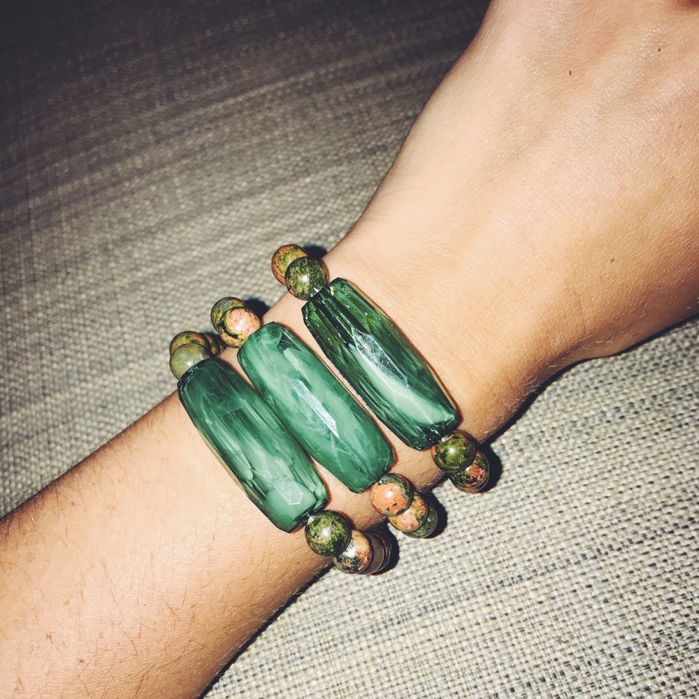 Beautiful green charmed bracelet